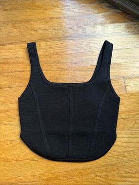 Babaton Black Ribbed Cropped Tank